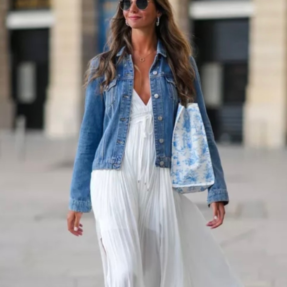 Vintage Style 🩵 Light Blue Jean Jacket Size M Woman’s Denim Coat Jacket